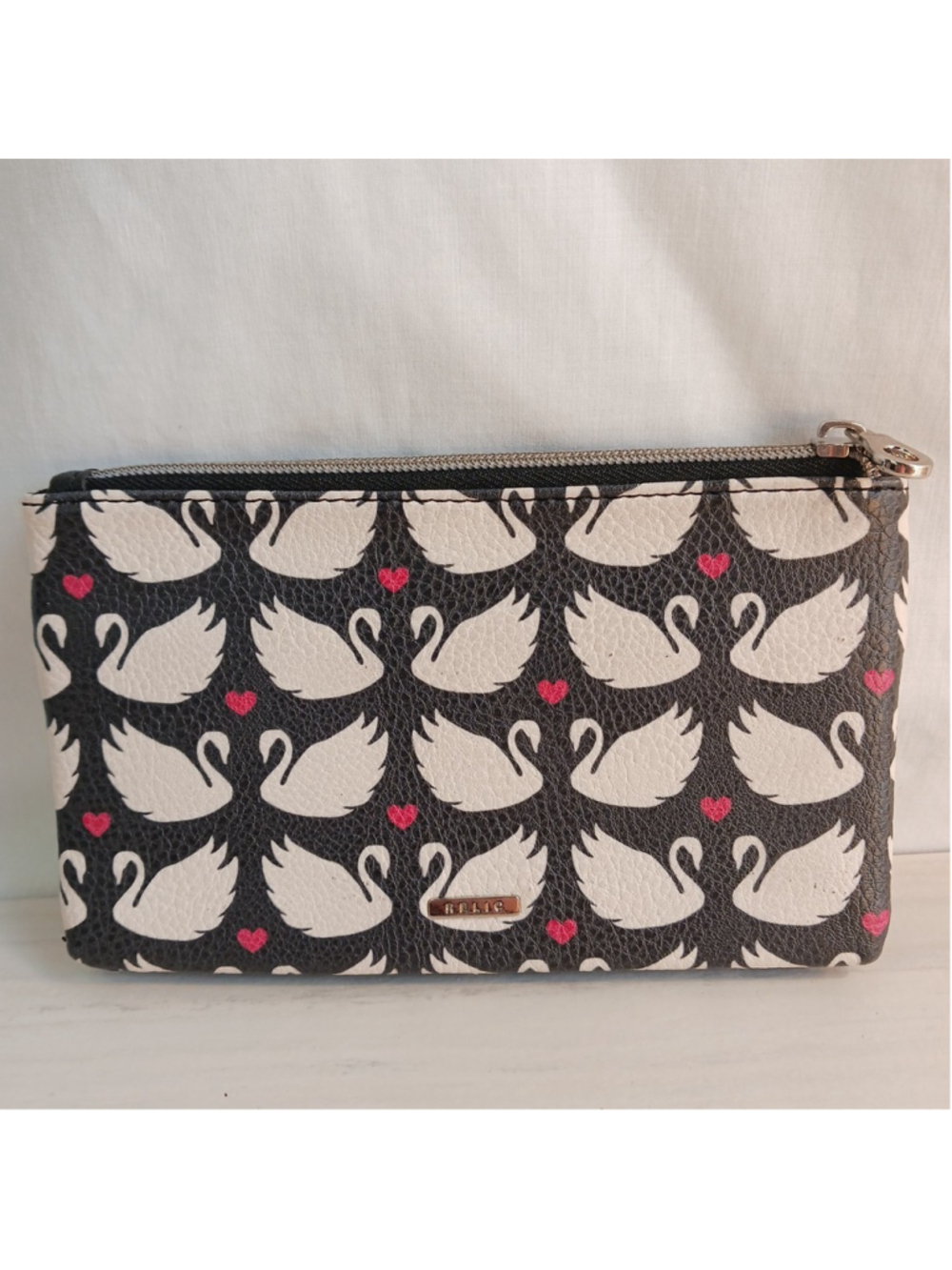 RELIC Faux Leather Zip Wallet Cell Phone Holder 7.25" x 4.25" Swan Heart Print